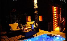 Cabanes des Pins Sylvestres Boréon